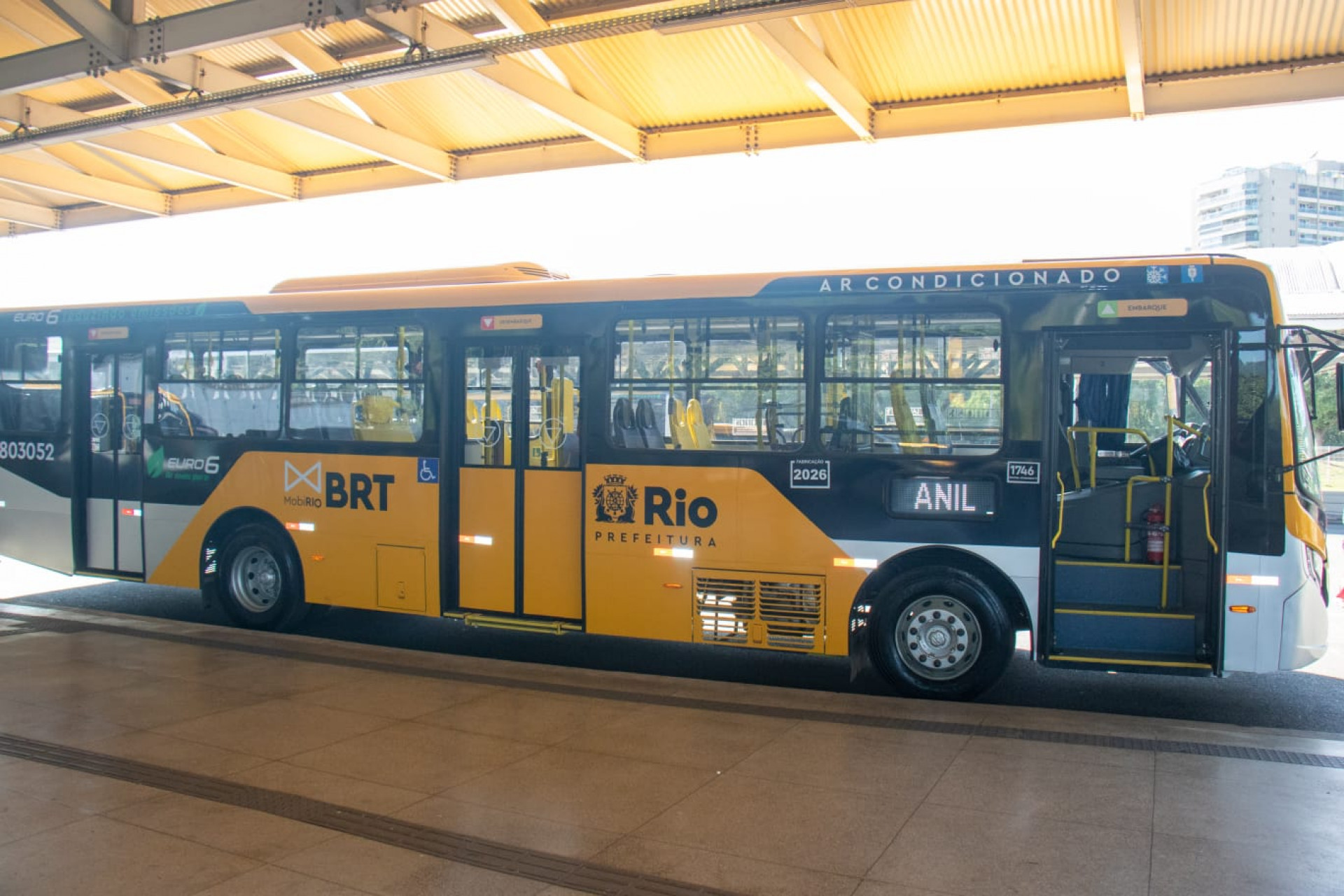 Primeiro dia útil do funcionamento da linha 54 (Centro Olímpico x Anil) facilita a rotina dos passageiros - Érica Martin / Agência O DIA