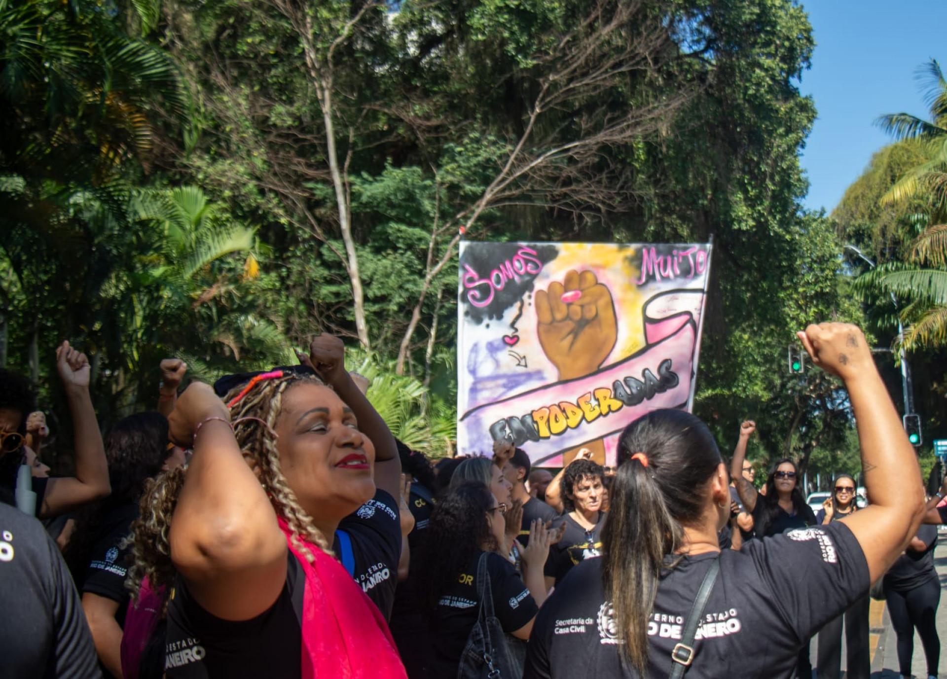 Profissionais do programa Empoderadas protestam ne frente do Palácio Guanabara após ficar sete meses sem salário - Érica Martin / Agência O DIA
