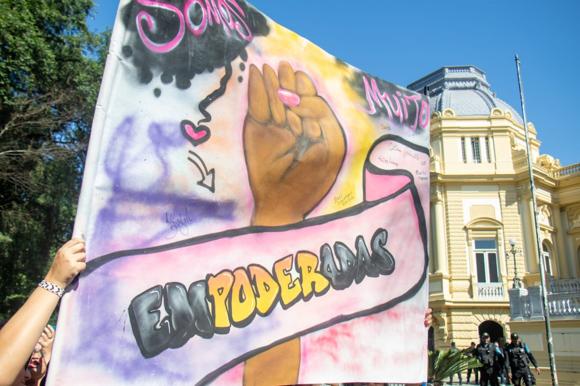 Profissionais do programa Empoderadas protestam ne frente do Palácio Guanabara após ficar sete meses sem salário - Érica Martin / Agência O DIA