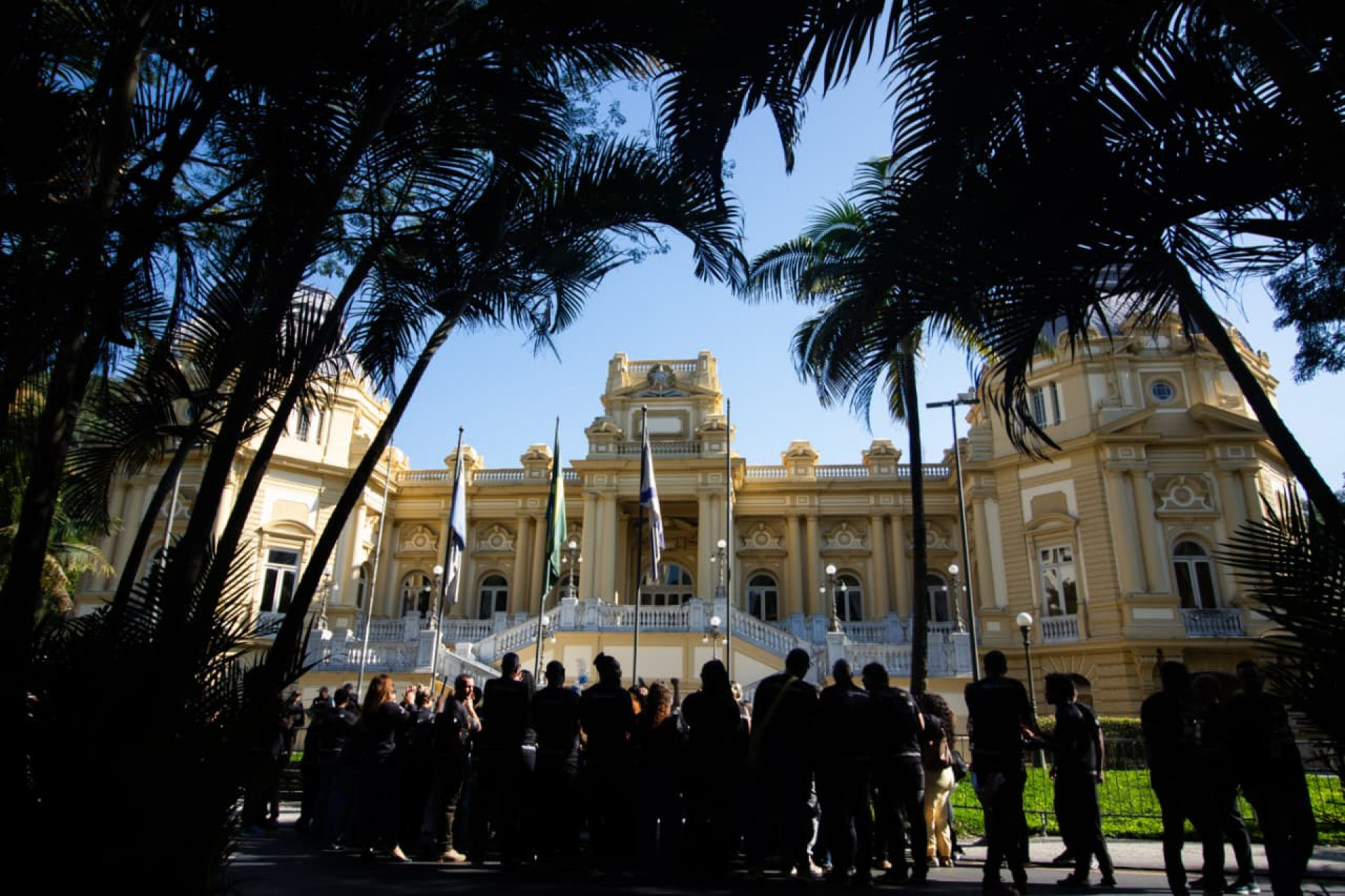 Profissionais do programa Empoderadas protestam ne frente do Palácio Guanabara após ficar sete meses sem salário - Érica Martin / Agência O DIA
