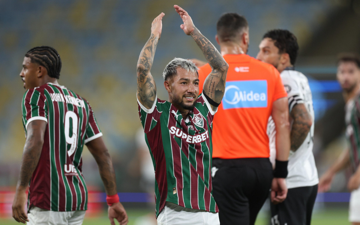 Lucho Acosta é investigado pelo cartão amarelo recebido contra o Bragantino, pelo Brasileirão, após uma casa de aposta identificar um alto volume de entradas