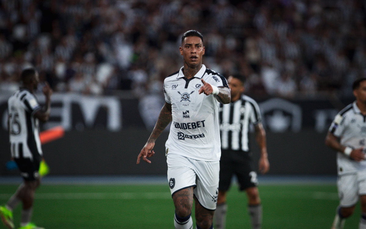 Alef Manga foi suspenso por 360 dias por receber R$ 45 mil para receber um cartão amarelo em jogo do Brasileirão de 2022