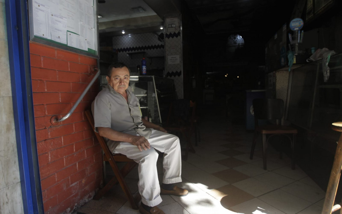 Subgerente do Café Lamas, Antônio Lima - Reginaldo Pimenta / Agência O DIA