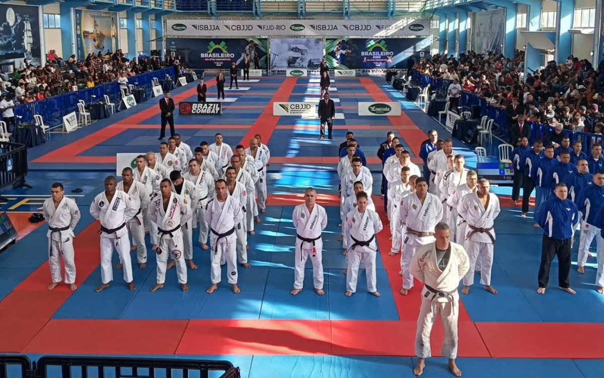 Militares roubaram a cena no domingo, com a Marinha campeã
