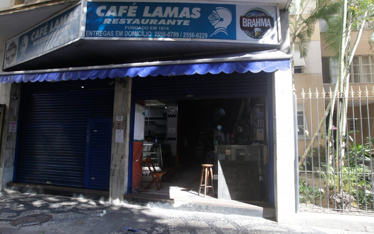 Café Lamas, no Flamengo, Zona Sul do Rio, fechou após incêndio - Reginaldo Pimenta / Agência O DIA