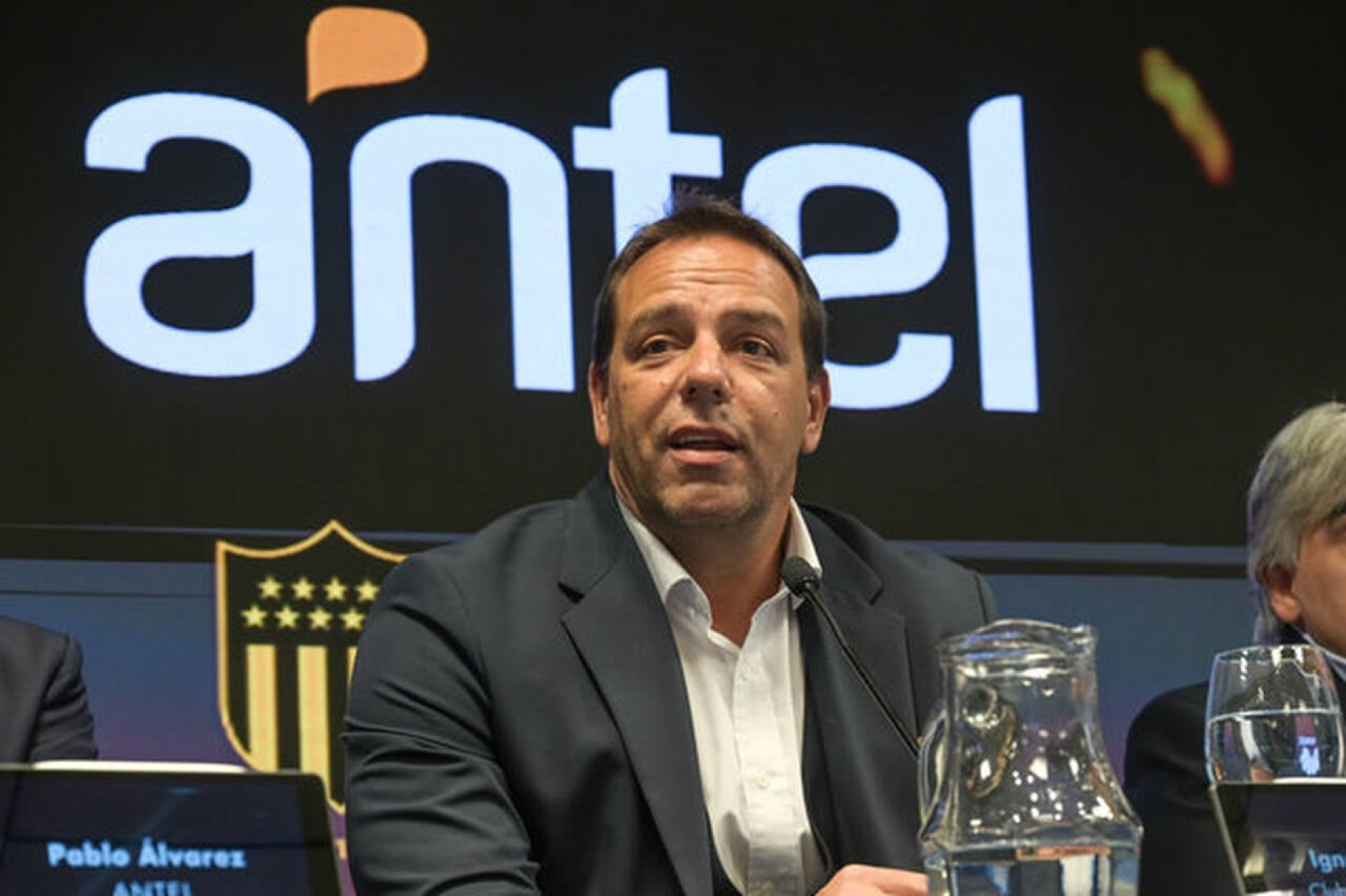 Pe&ntilde;arol admite conversas por De la Cruz, mas ressalta: “Flamengo pagou uma fortuna”