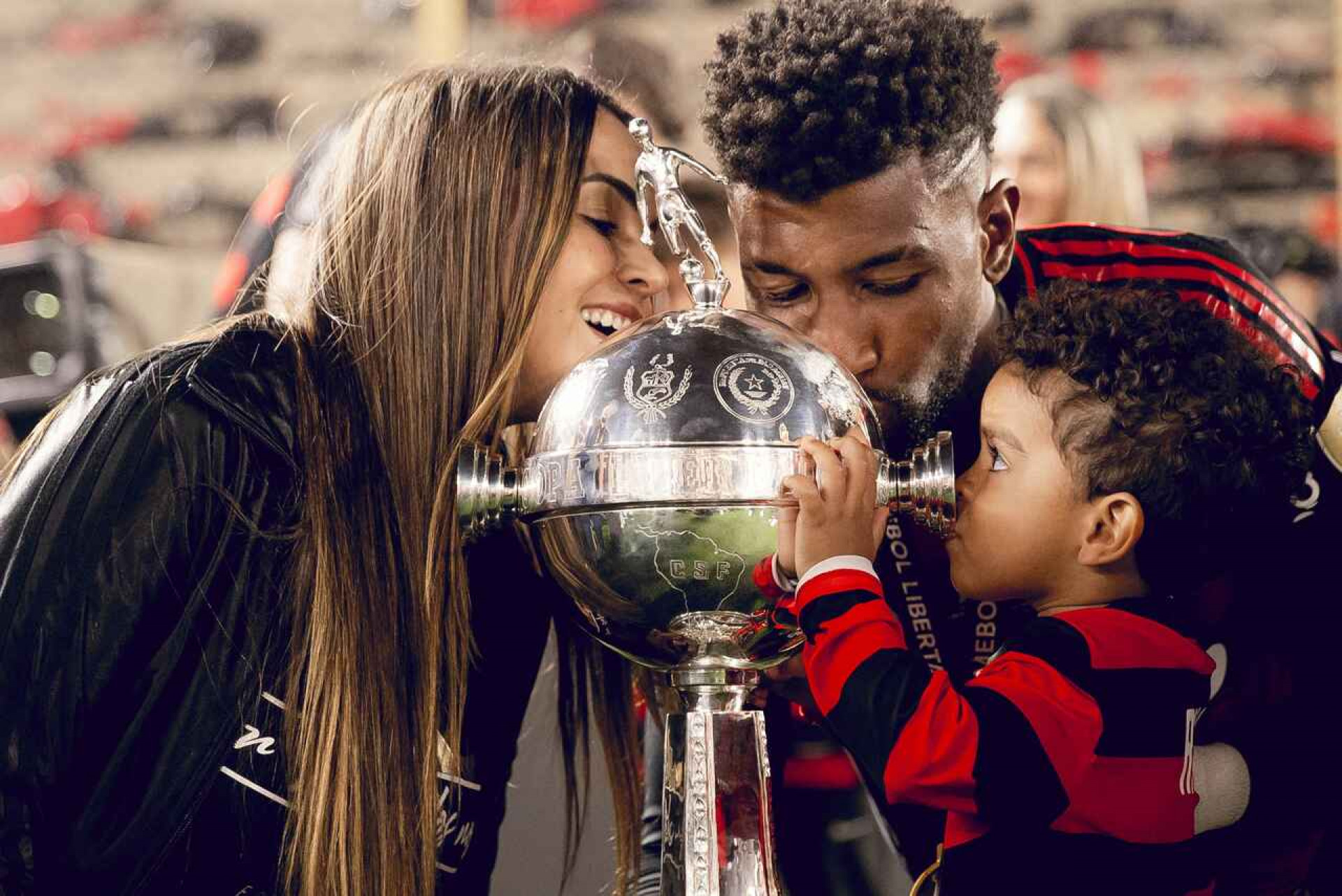 Emerson Royal se declara ao Flamengo ao completar um ano de clube