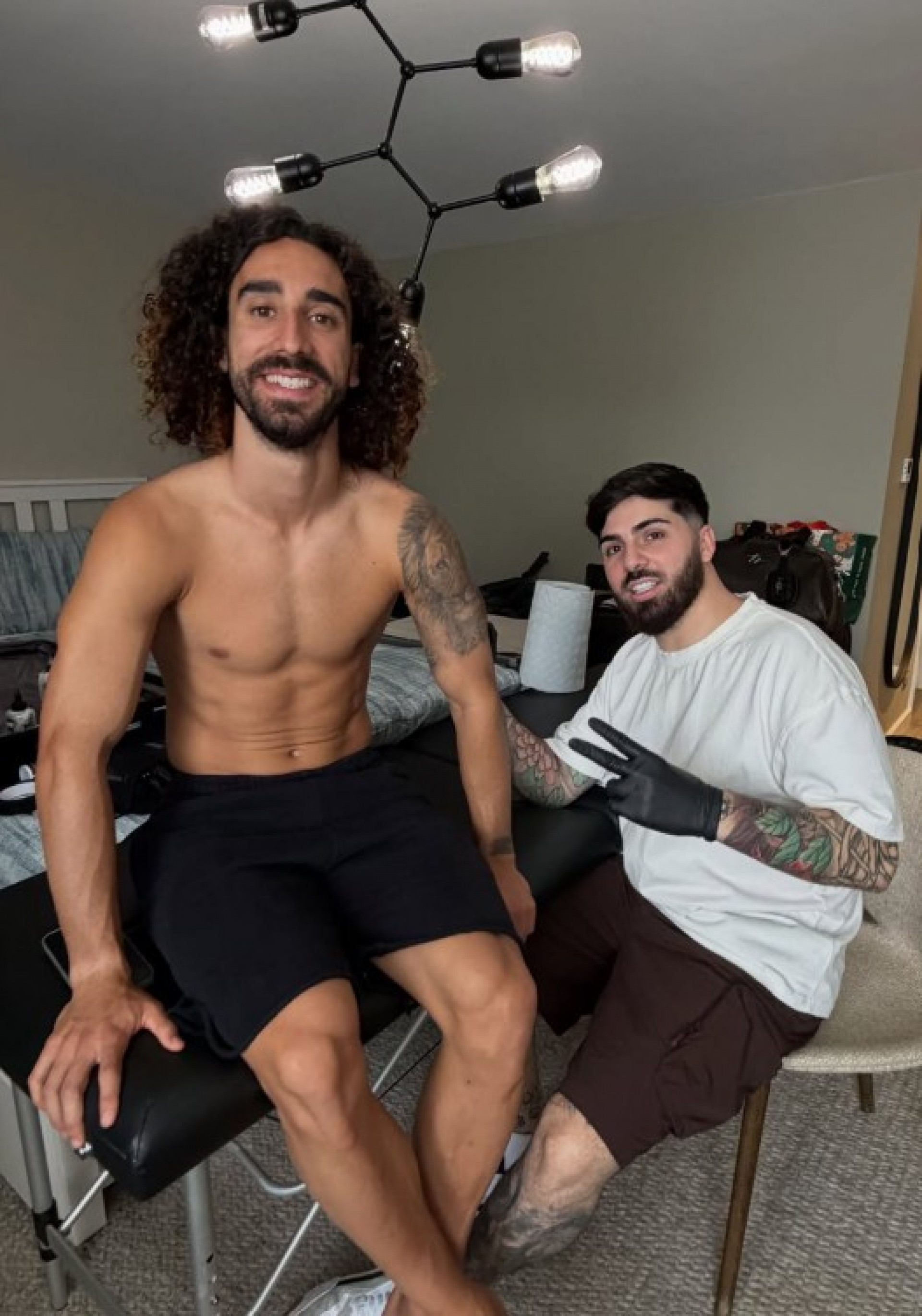 Cucurella fez a tatuagem nesta terça-feira (28) - Reprodução / Instagram