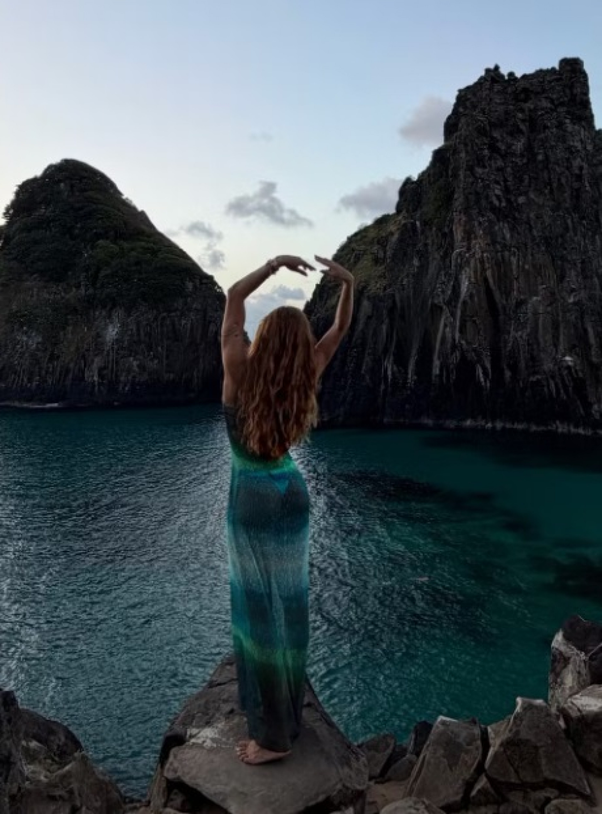 Grazi Massafera pratica yoga em Fernando de Noronha e encanta fãs - Reprodução Instagram