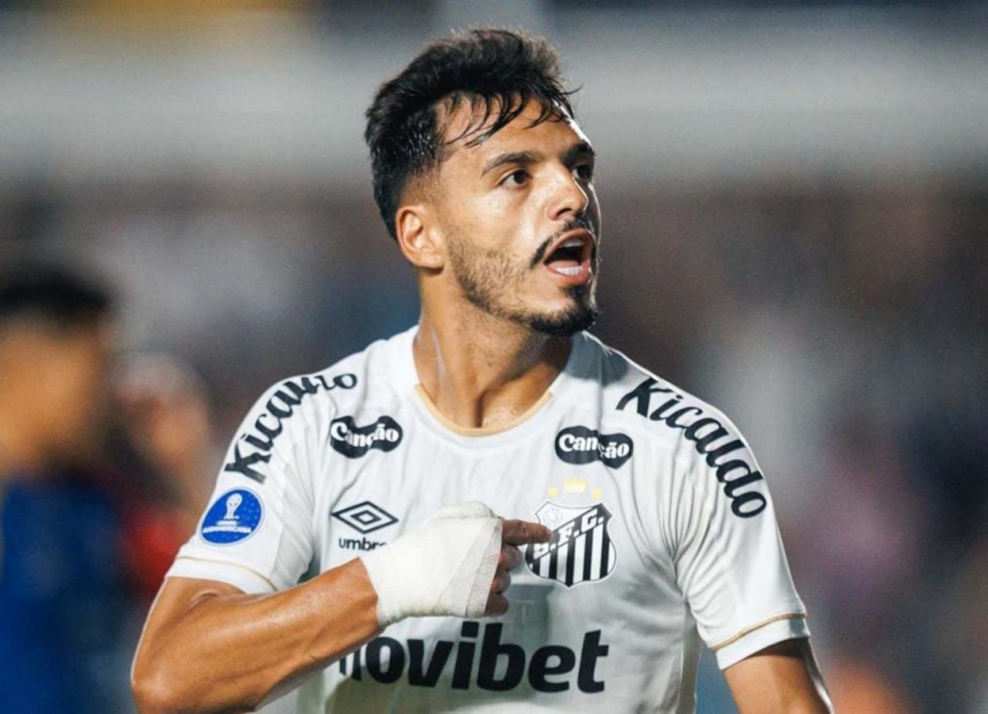 Santos leva susto, mas vira contra a UCV e avan&ccedil;a na Sul-Americana