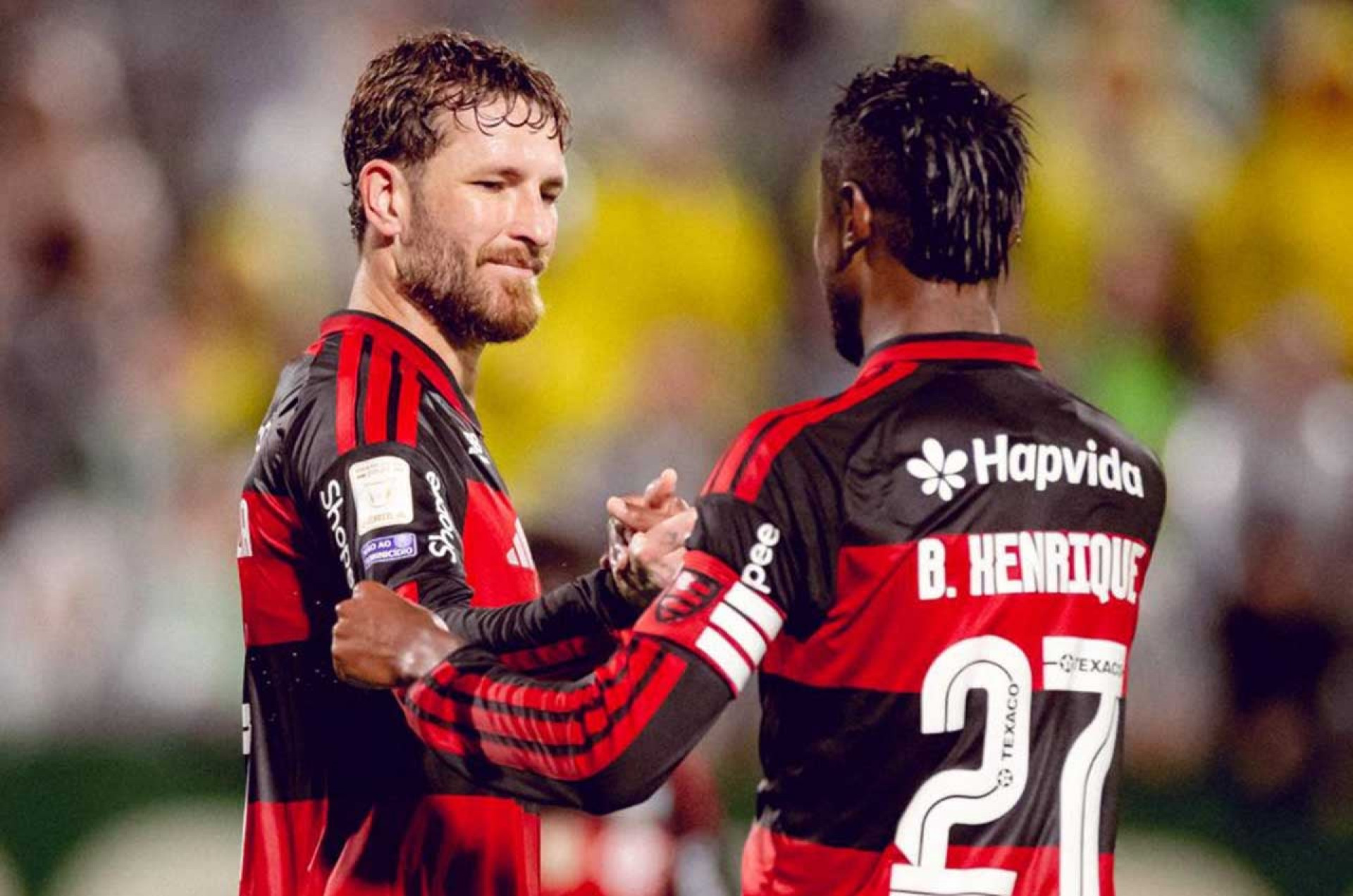 Flamengo recusa oferta do Besiktas (TUR) por L&eacute;o Pereira