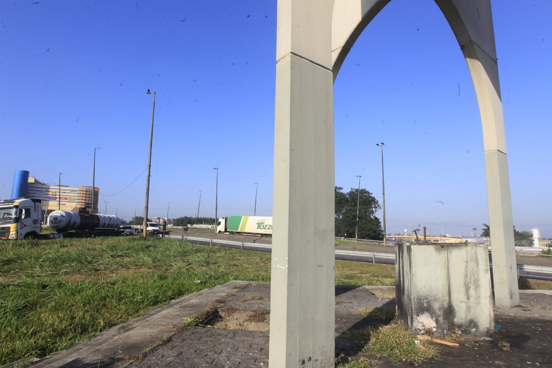 Local onde ficava a estátua de São Cristóvão - Reginaldo Pimenta/Agência O DIA