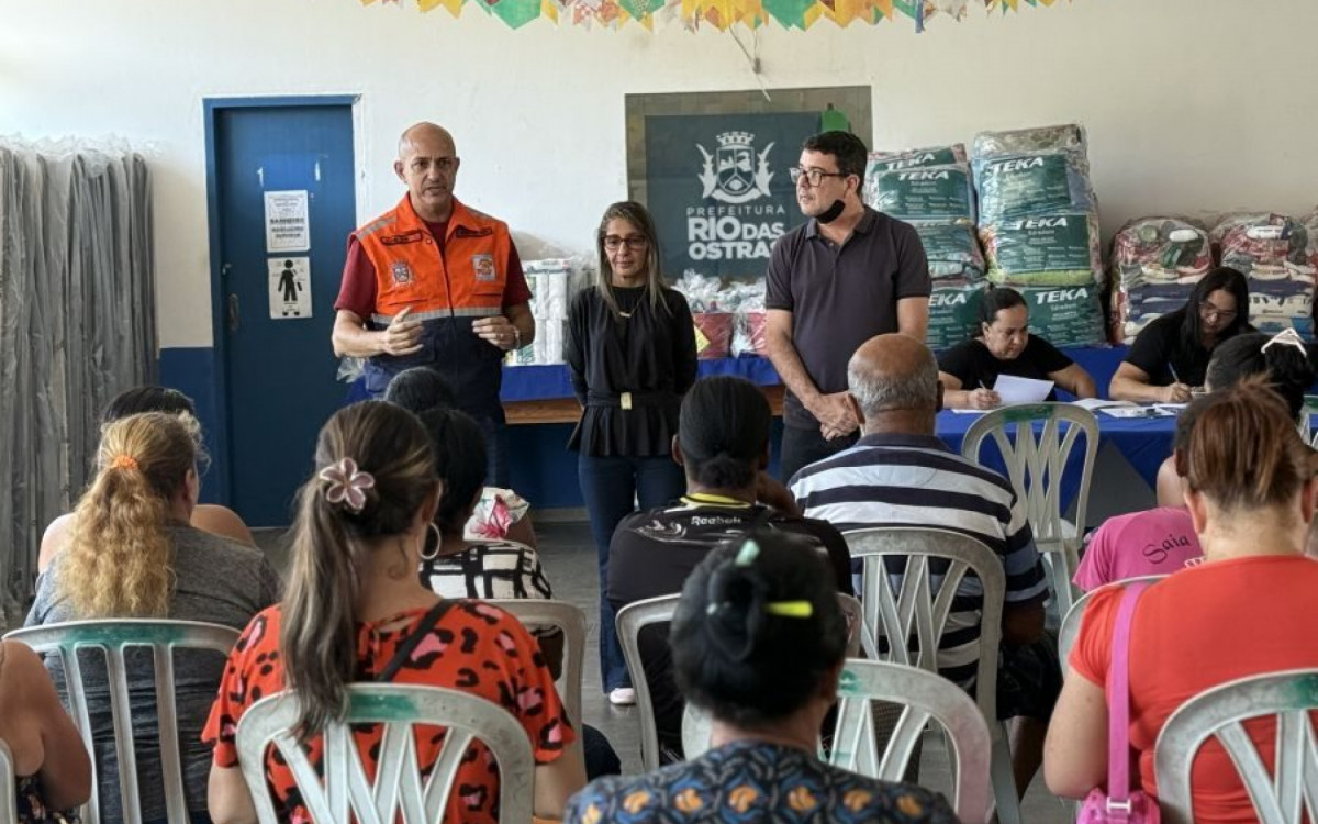 Famílias cadastradas receberam colchões, kits de higiene, dormitórios e alimentos durante mais uma etapa da assistência humanitária