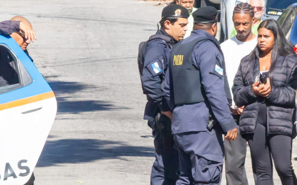 Mulher do policial Charles Batista dos Santos, internado em estado grave após ser baleado - Érica Martin/Agência O DIA