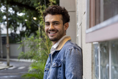 Pedro Alves comenta possível romance de Fernando e Mau Mau em novela