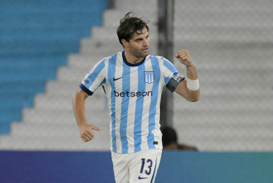 Técnico do Racing comenta possível saída de Sosa, alvo do Vasco