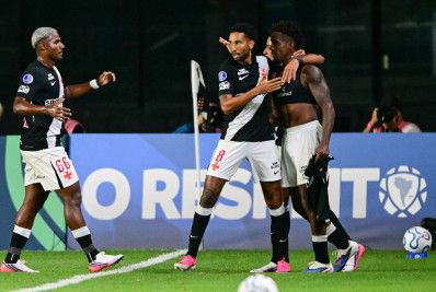 Vasco vence Independiente Medellín e vai às oitavas da Sul-Americana