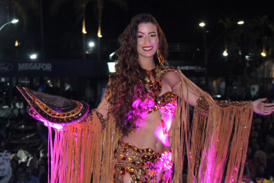 Vitória Vanelli é coroada Rainha da 82ª Expo Cordeiro