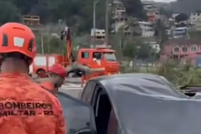 Ventania mobiliza Defesas Civis e causa transtornos na Costa Verde