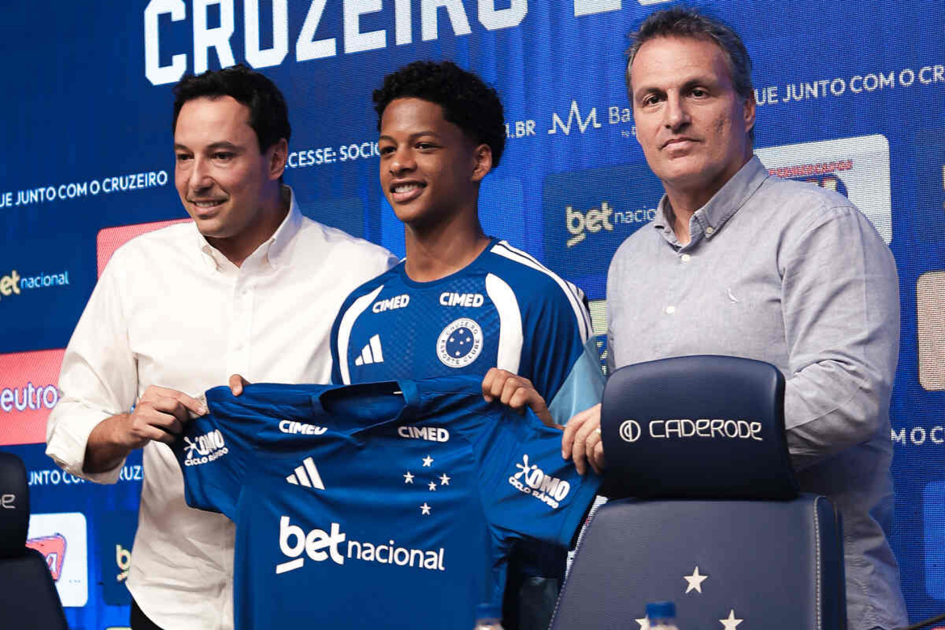 Chico recusa Sport e obriga Cruzeiro a mudar acordo por Z&eacute; Lucas