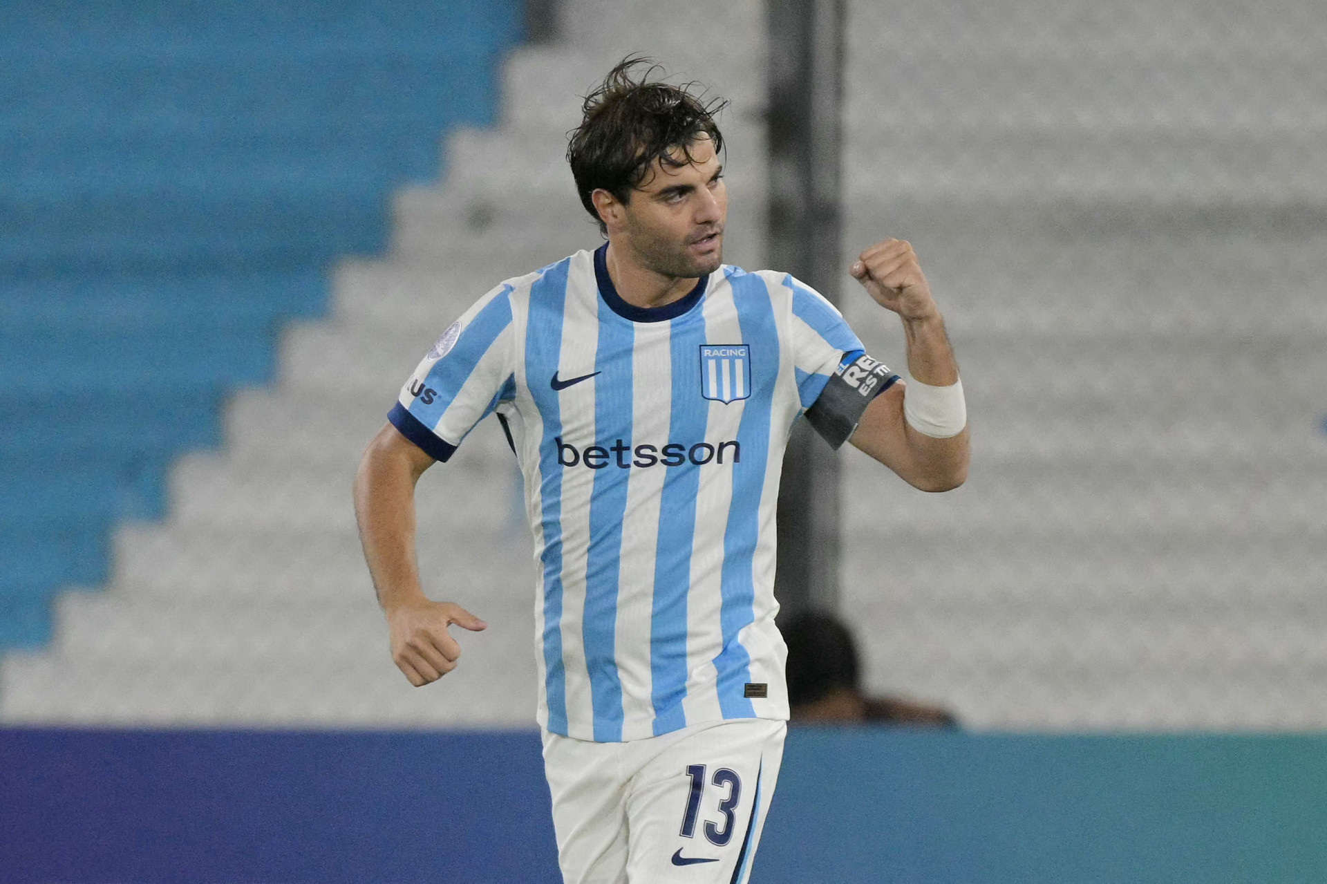 Vasco corre e tenta finalizar detalhes com Sosa nas próximas horas