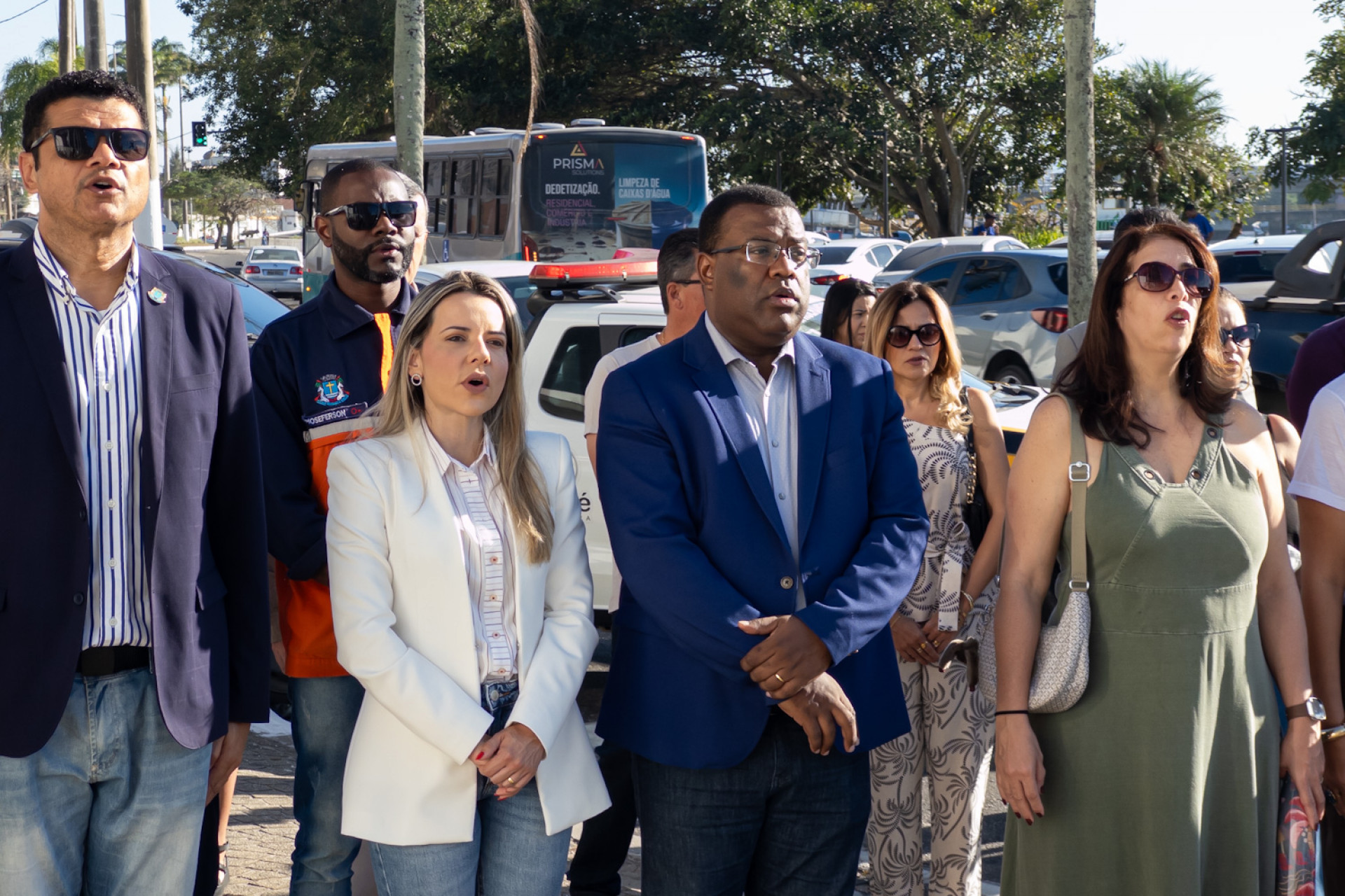 Hasteamento das bandeiras abriu oficialmente as comemora&ccedil;&otilde;es pelos 213 anos de emancipa&ccedil;&atilde;o pol&iacute;tico-administrativa de Maca&eacute; - Foto: Divulga&ccedil;&atilde;o