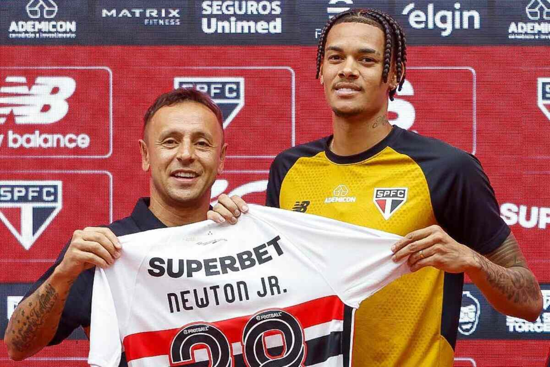 Apresentado, Newton explica escolha pelo S&atilde;o Paulo: “Dif&iacute;cil de recusar”