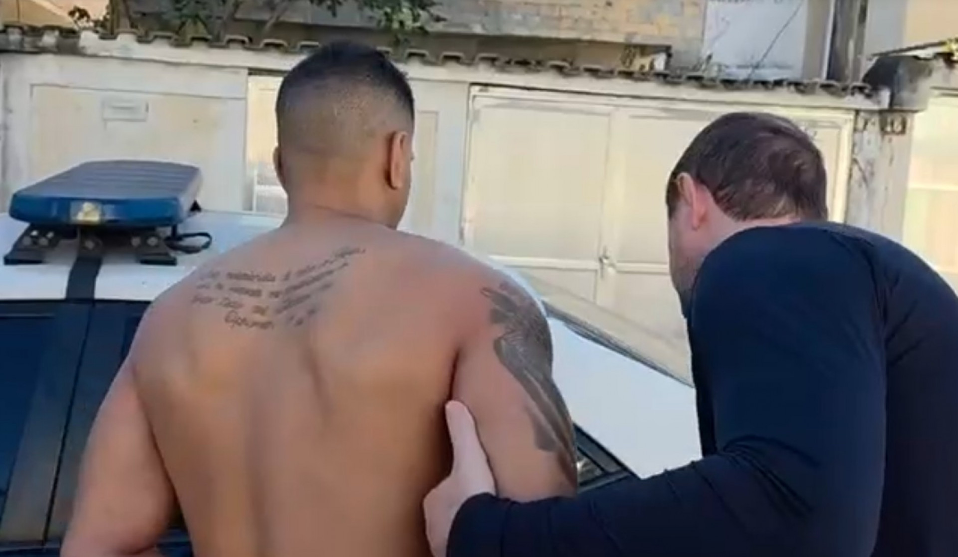 Policiais civis prenderam homens durante opera&ccedil;&atilde;o contra TCP - Reprodu&ccedil;&atilde;o