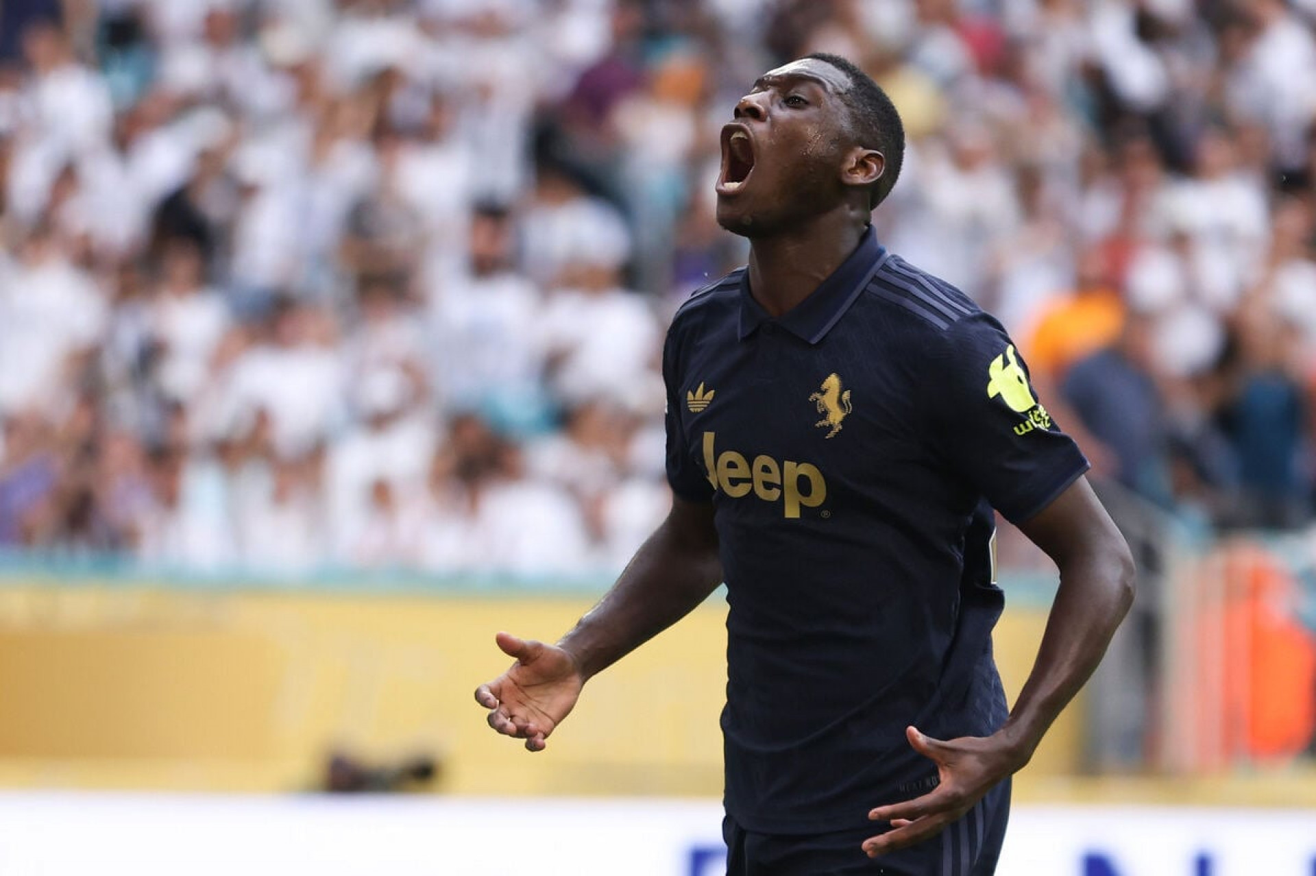 Juventus encaminha dois refor&ccedil;os e acelera reformula&ccedil;&atilde;o do ataque