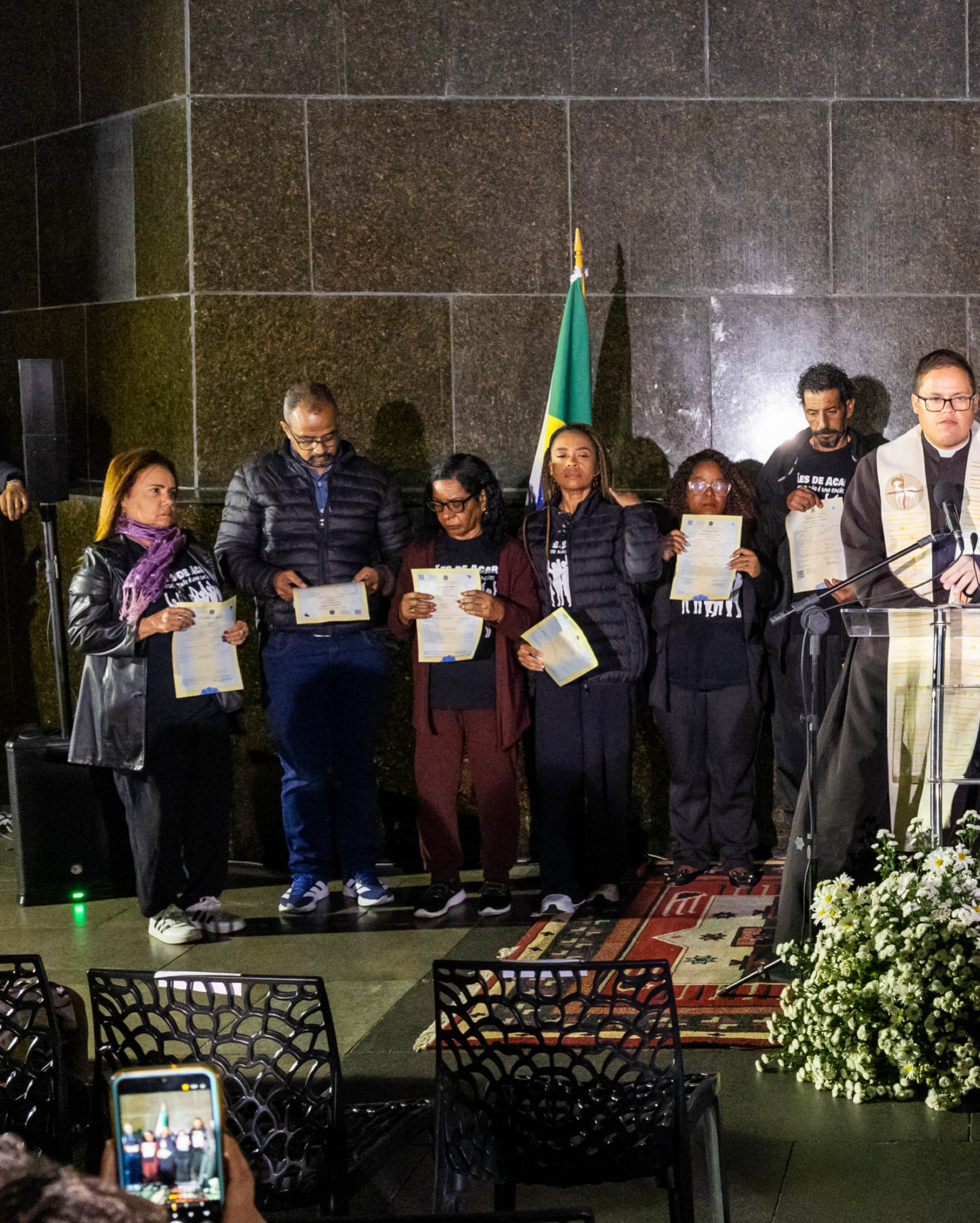 Mães de Acari recebem certidão de óbito de vítimas de chacina depois de 36 anos - Guilherme Silva / Santuário Cristo Redentor