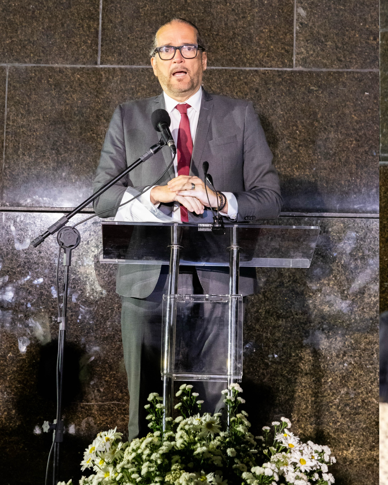 Advogado Carlos Nicodemos durante a cerimônia de entrega das certidões - Guilherme Silva / Santuário Cristo Redentor