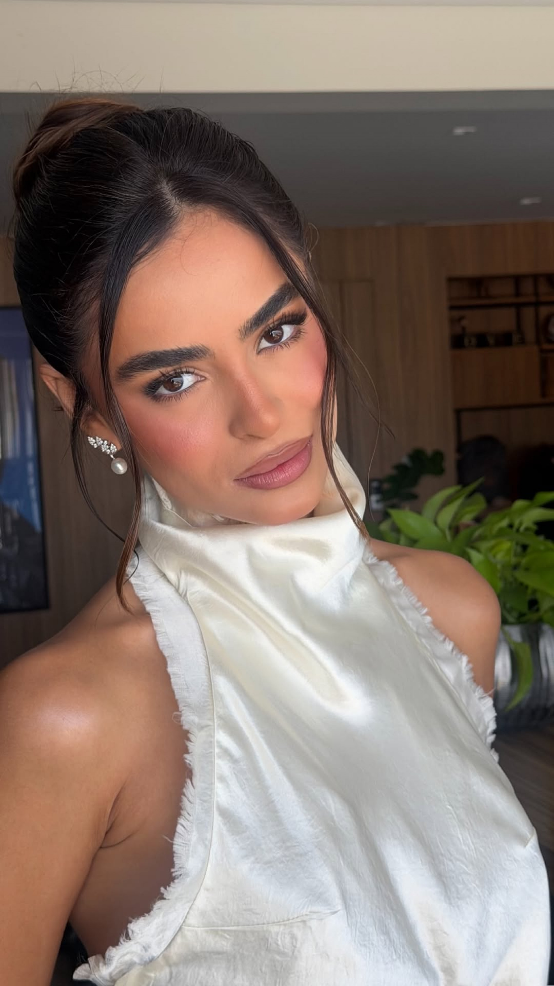 Lara Prado mostrou o vestido de noiva para a cerimônia  - Reprodução/Instagram 