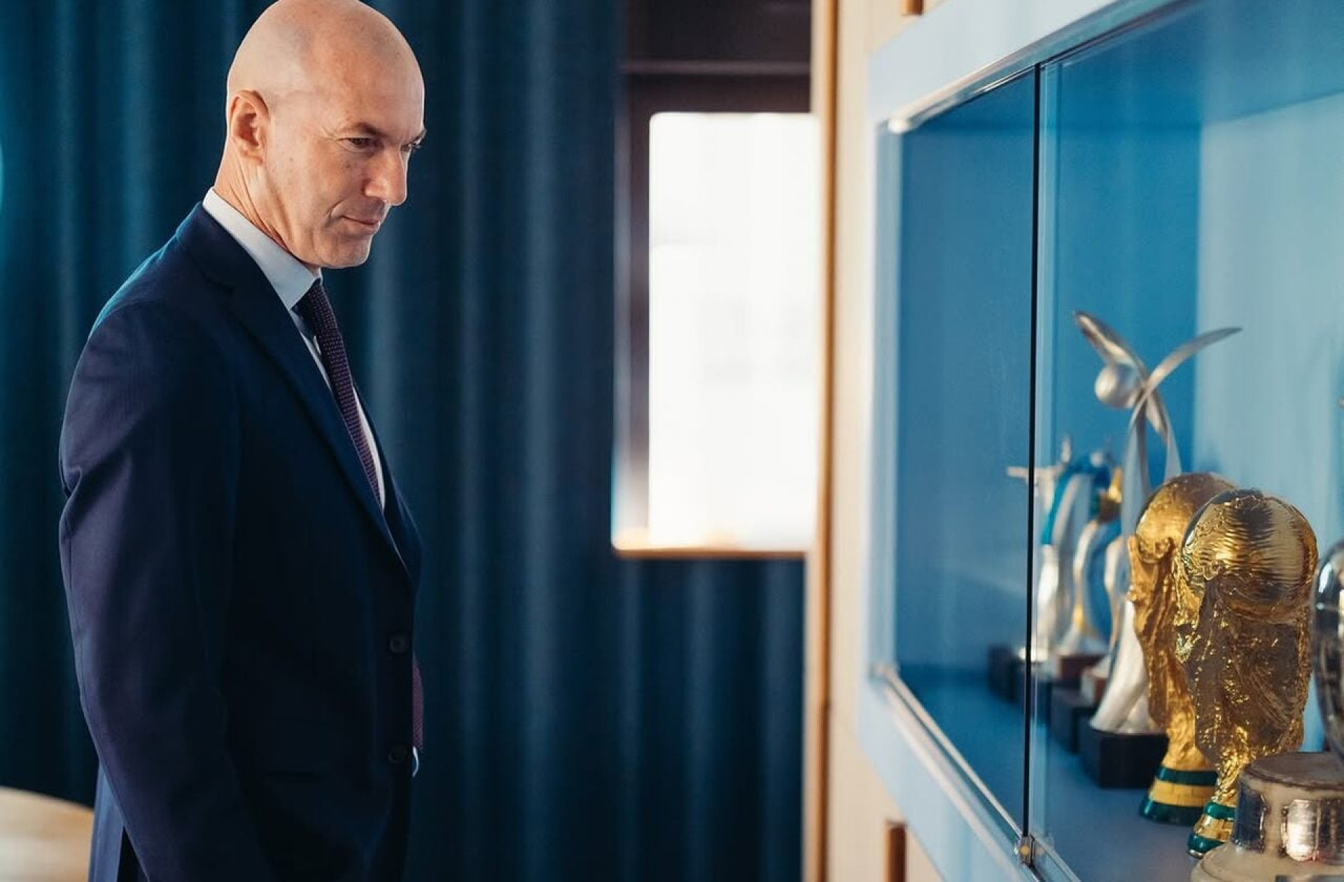 Revelado o sal&aacute;rio de Zidane na sele&ccedil;&atilde;o da Fran&ccedil;a