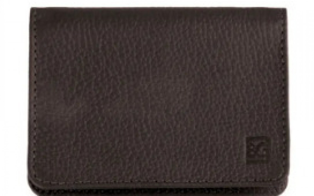 Carteira masculina de couro compacta Bond Café, por R$ 56,90 no Pix
