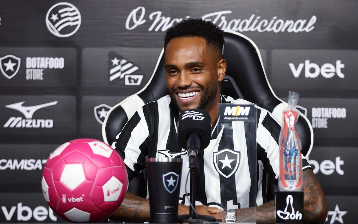Novo reforço para o ataque do Alvinegro, Danilo Pereira concedeu entrevista de apresentação ontem