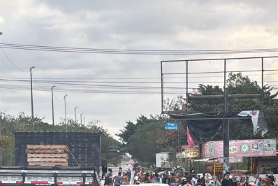 Moradores fecham Avenida Brasil em protesto contra falta de energia
