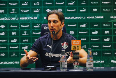 Zubeldía aborda investigação e afirma que Lucho Acosta está bem