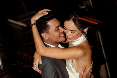 Felipe Araújo e Lara Prado se casam no civil; veja fotos