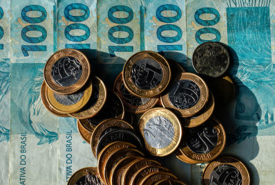 'Pix Pensão': Nova lei permite transferência automática de valores