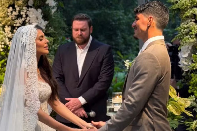 Gabriel Medina e Isabella Arantes oficializam casamento em Maresias