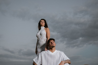 Gabriel Medina e Isabella Arantes exibem ensaio antes do casamento