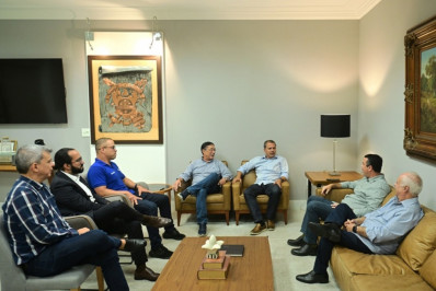 Prefeito de Campos garante tratamento oncológico regional