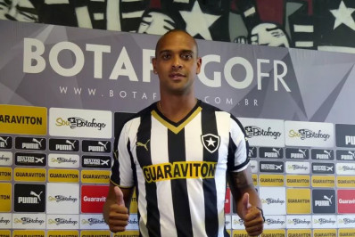 Ex-jogador do Botafogo é um dos mortos em desabamento, em Santa Teresa