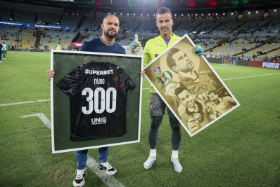Fábio completa 300 jogos e se aproxima de top 5 de goleiros do Fluminense