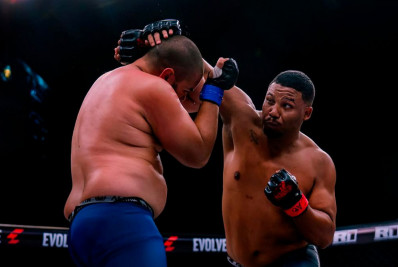 R1 Fighting Series 7: cotovelada rende nocaute e contrato com o LFA; confira