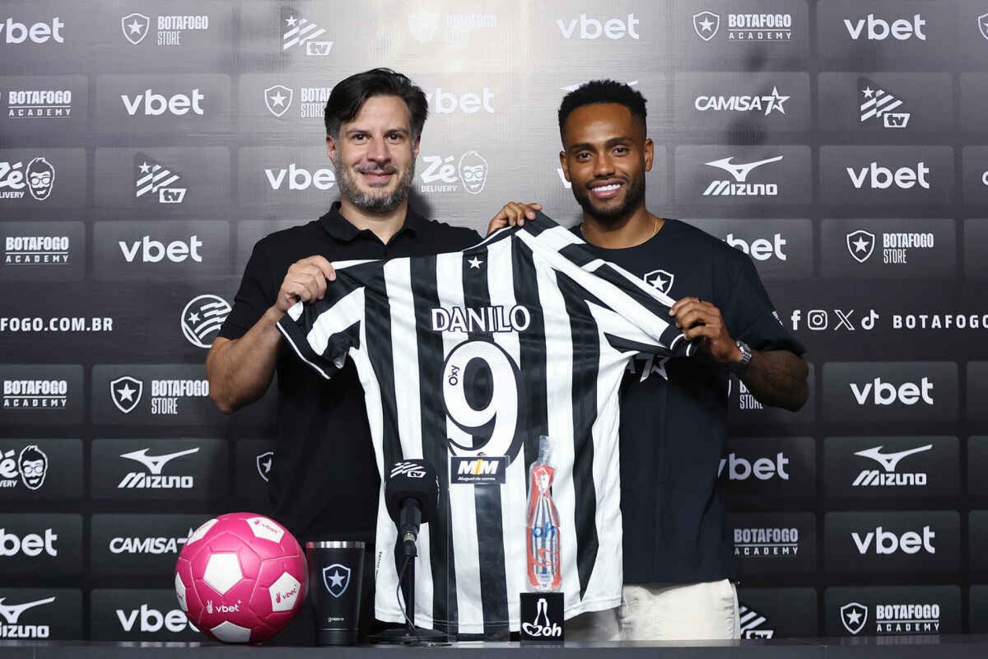 Danilo Pereira &eacute; o novo “9” do Botafogo: “Sei dessa responsabilidade”