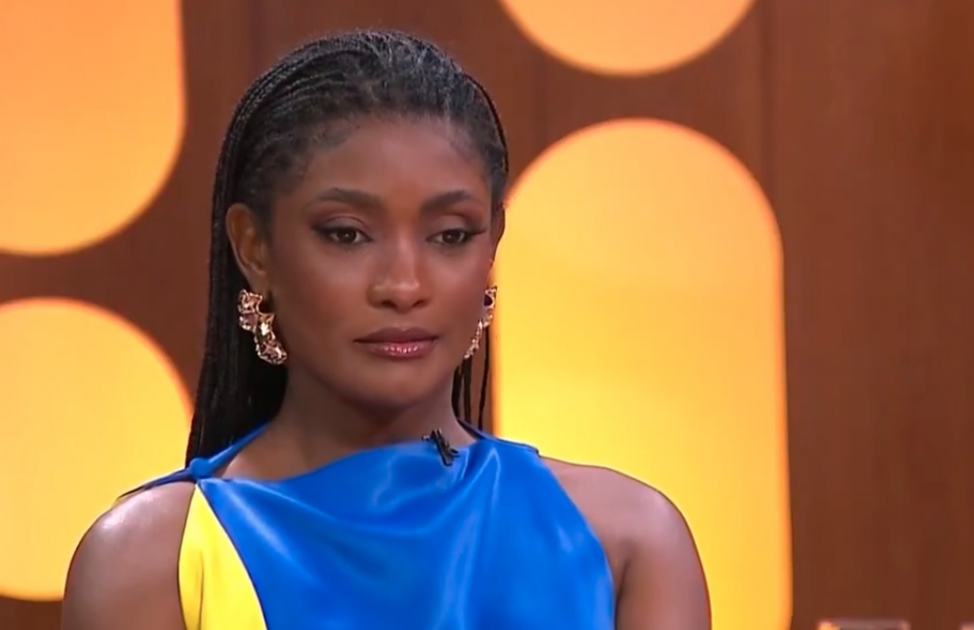 Erika Januza durante o 'Saia Justa', do GNT - Reprodução de vídeo 