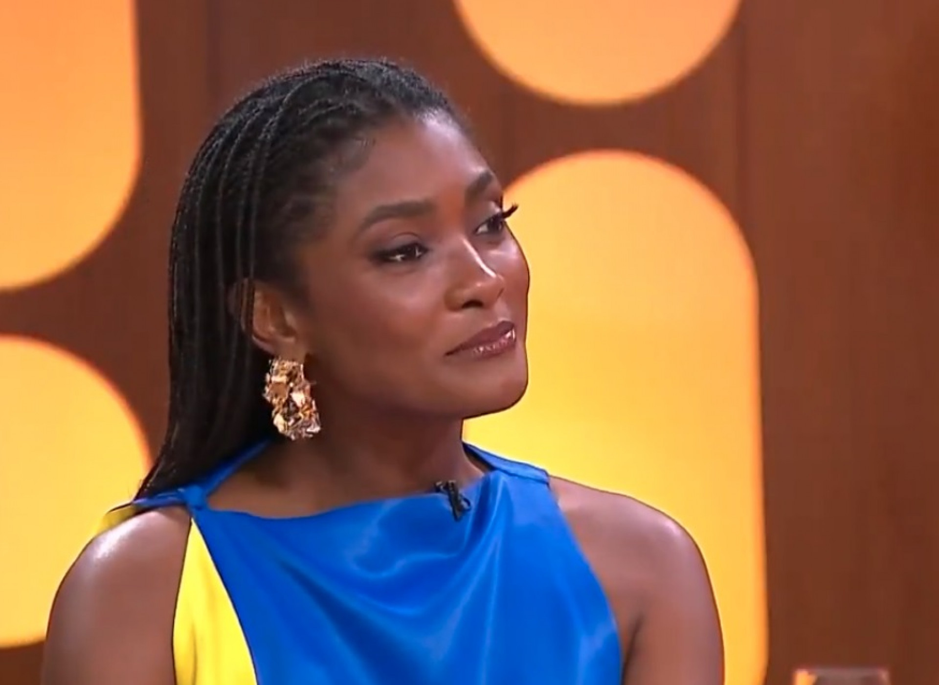 Erika Januza durante o 'Saia Justa', do GNT - Reprodução de vídeo 