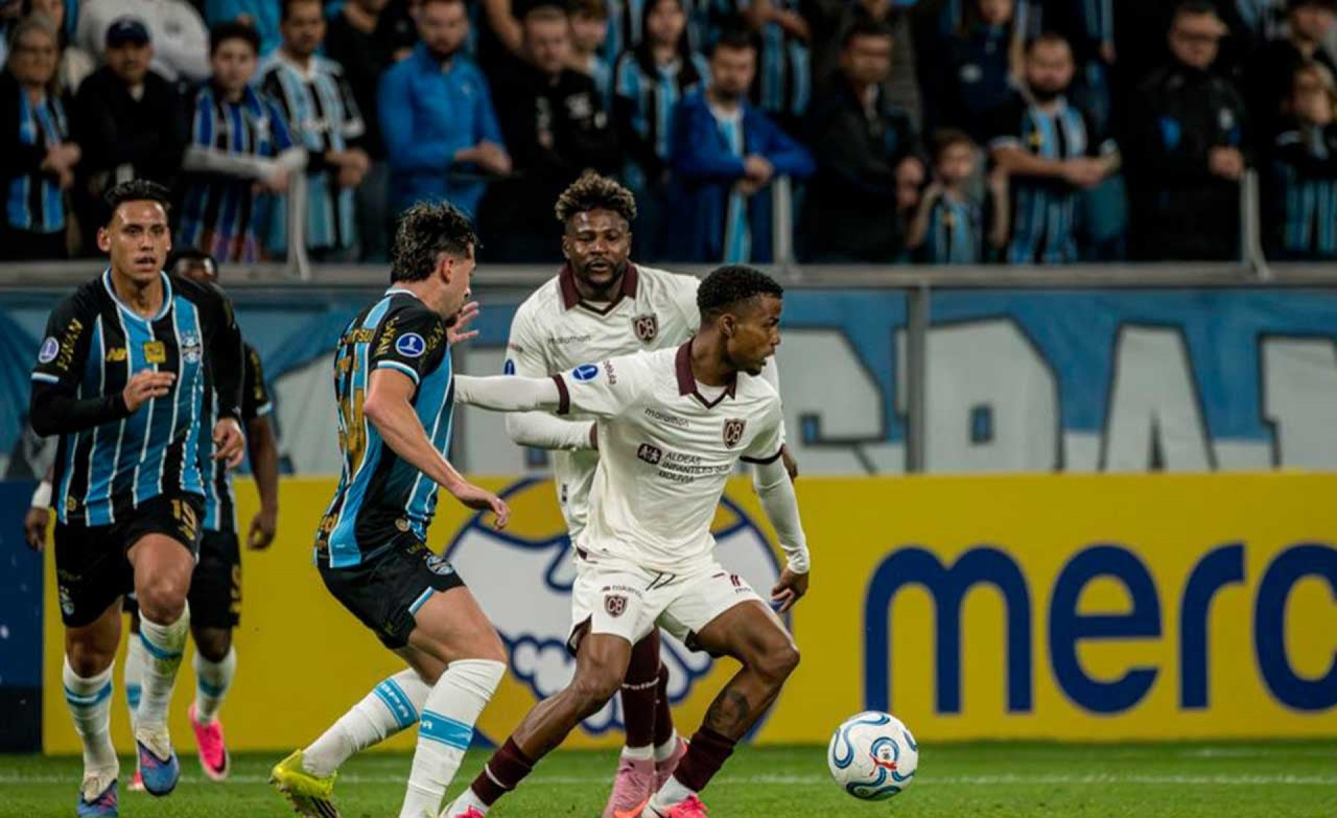 Gr&ecirc;mio perde em casa para o Bol&iacute;var e d&aacute; adeus &agrave; Sul-Americana