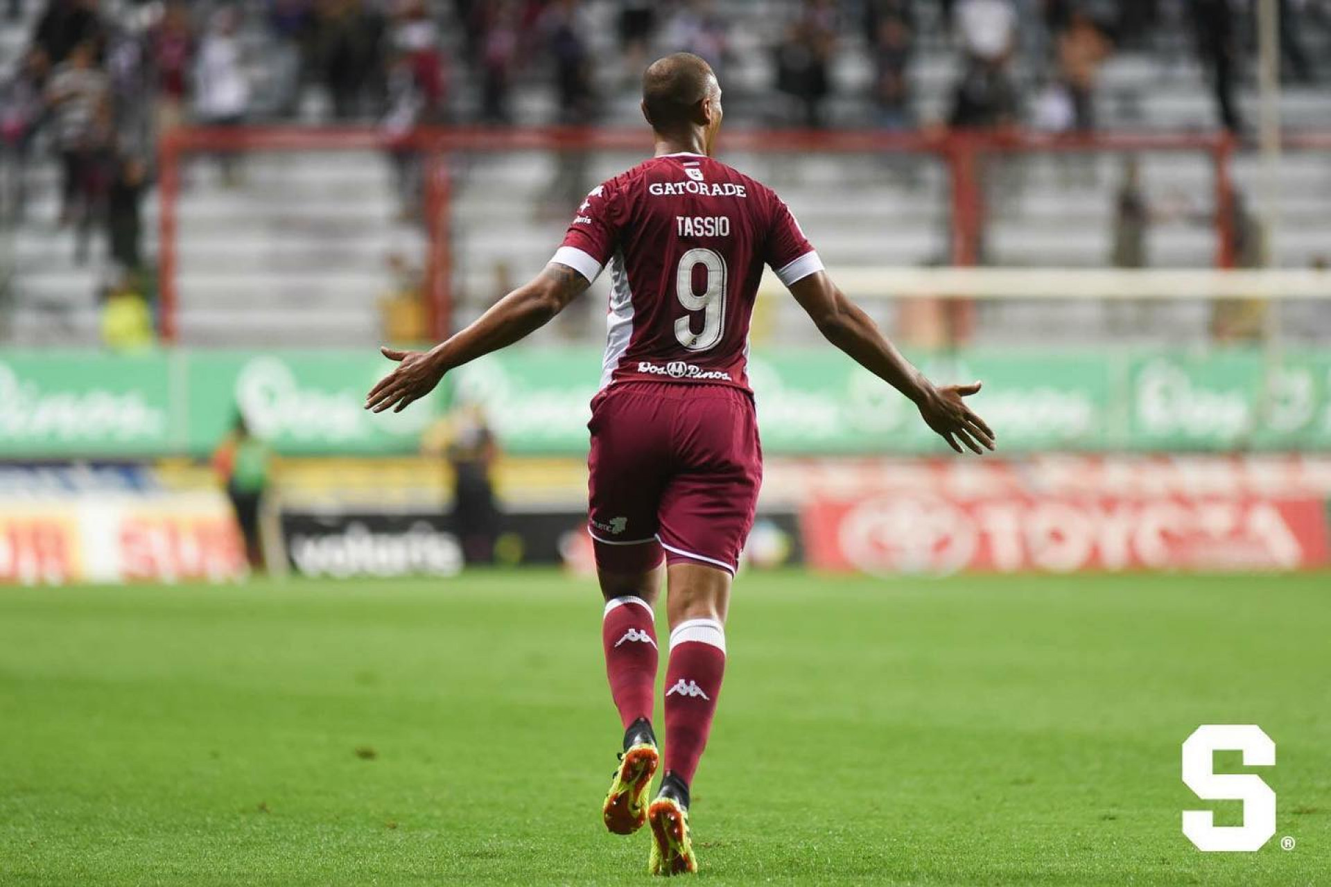 Tássio era ex-jogador de futebol e atuou com destaque no Saprissa, da Costa Rica - Reprodução / Redes Sociais